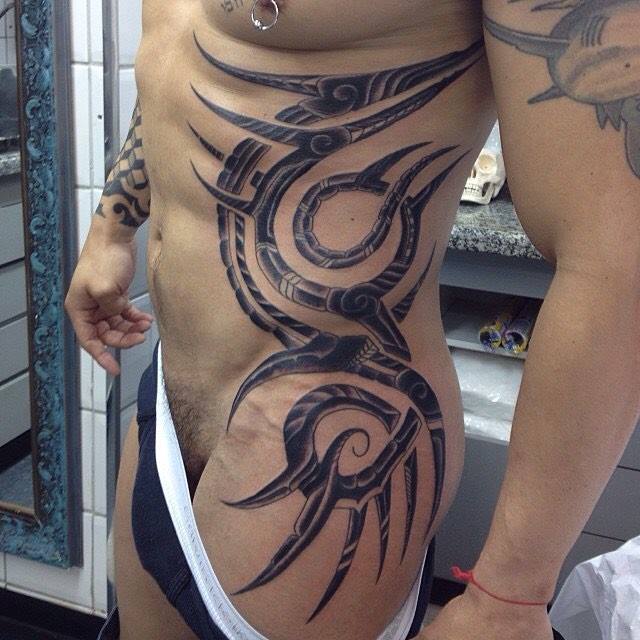 Tatuagem Masculina na Virilha TattooMenu
