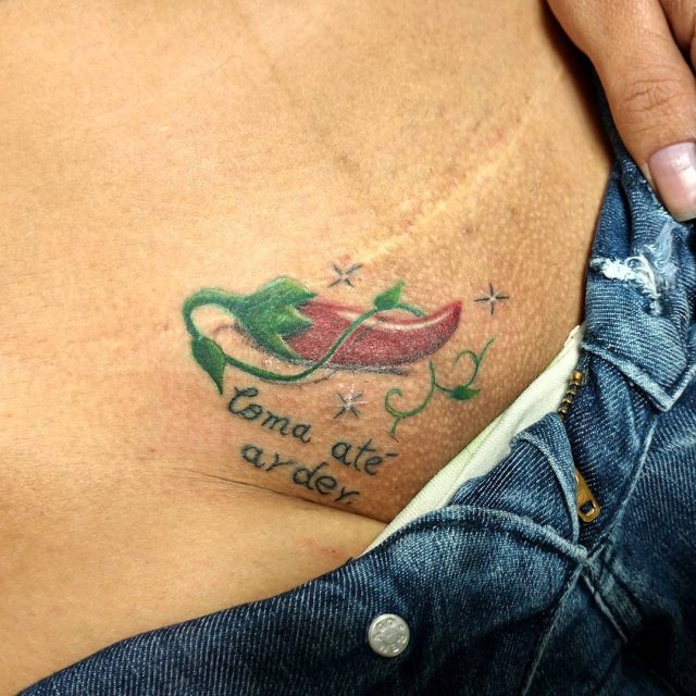 Tatuagem Feminina na Virilha TattooMenu